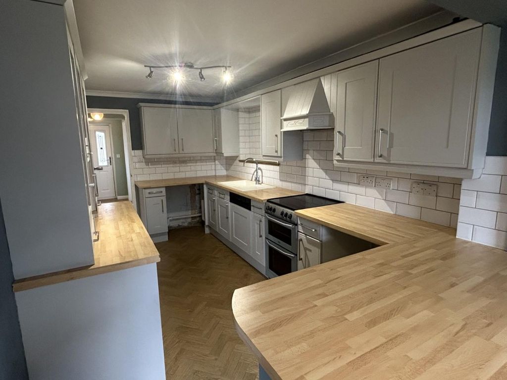 Property photo 2 of 21 Thumbnail_Img_8700.Jpg