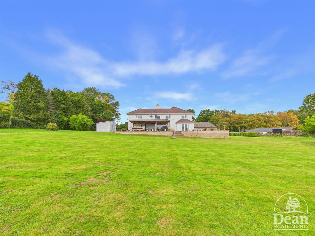 Property photo 3 of 52