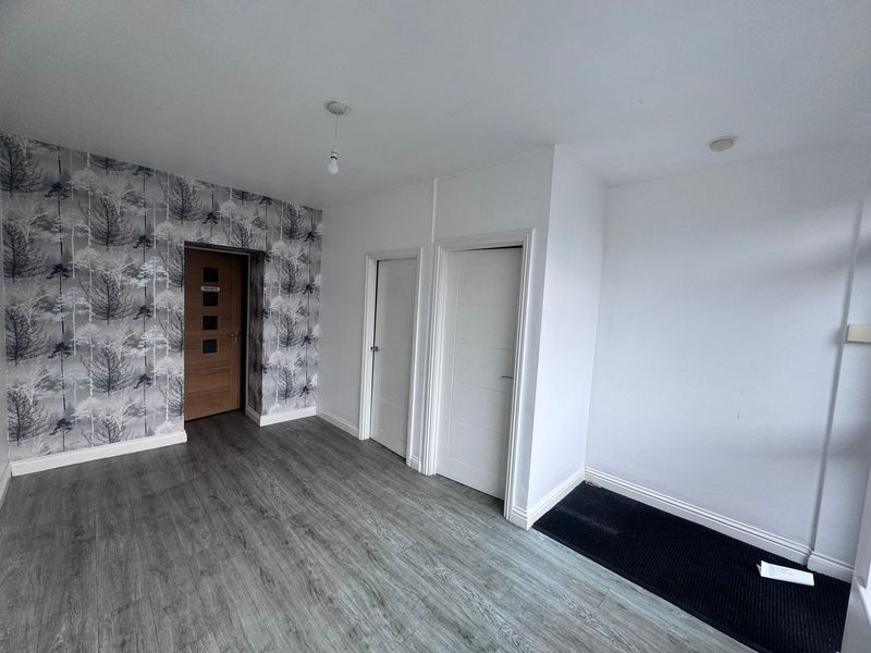 Property photo 2 of 8 Photo 8