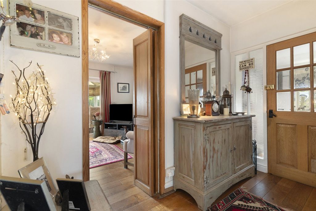 Property photo 3 of 38 Picture No. 14