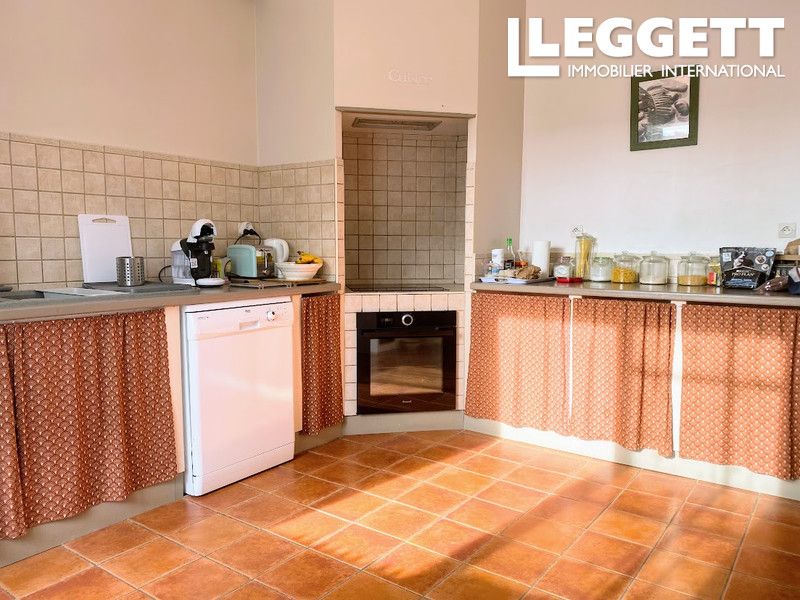 Property photo 2 of 10