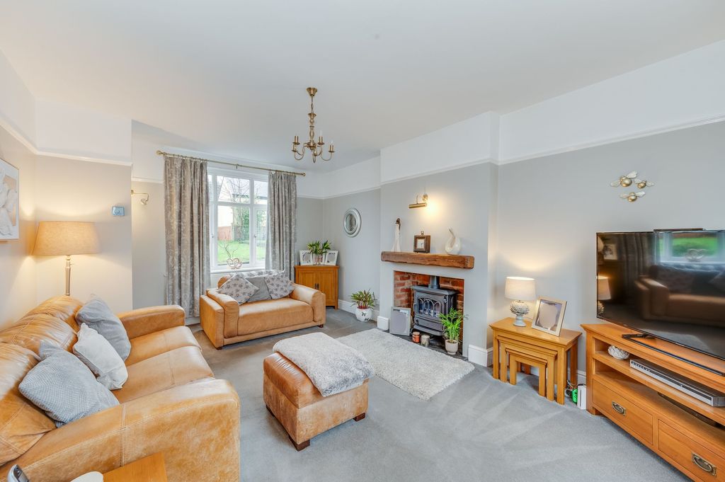 Property photo 2 of 23