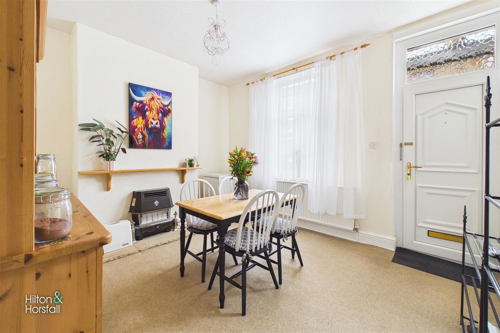 Property photo 2 of 15 Clarence Street