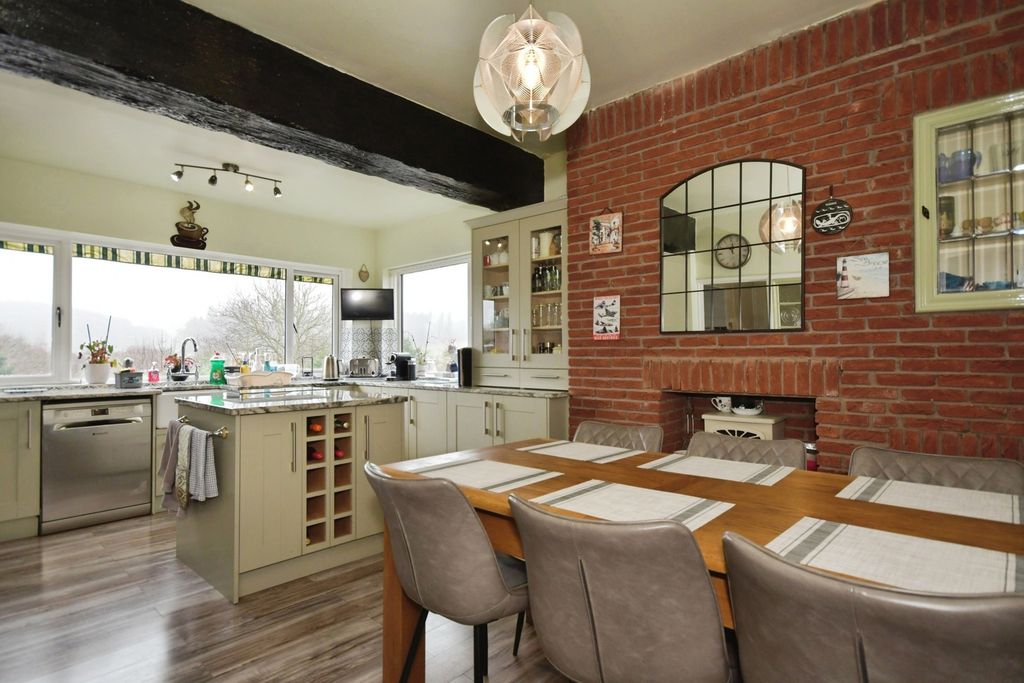 Property photo 3 of 32 Pbox-Img.Jpg