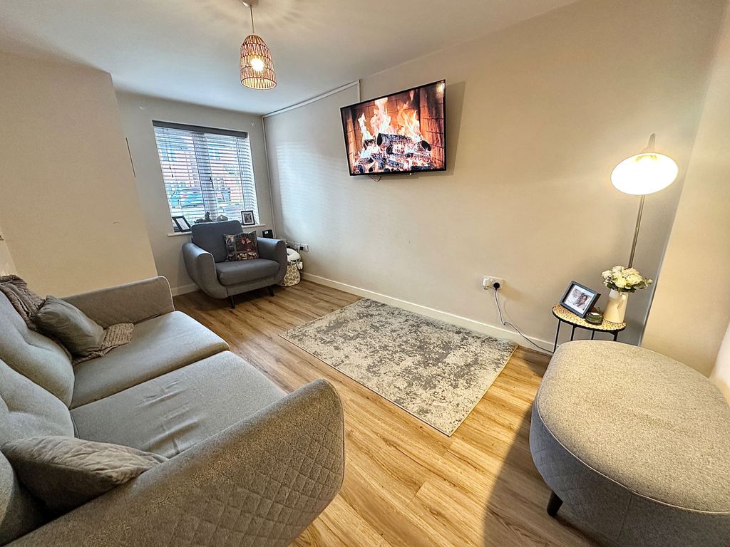 Property photo 3 of 16