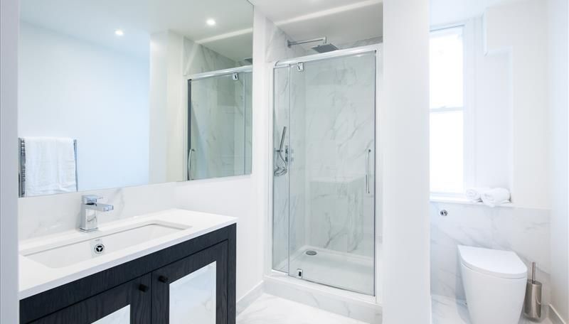 Property photo 3 of 18 2nd Bathroom.Jpg
