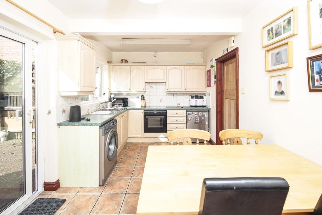 Property photo 3 of 12 Kitchen