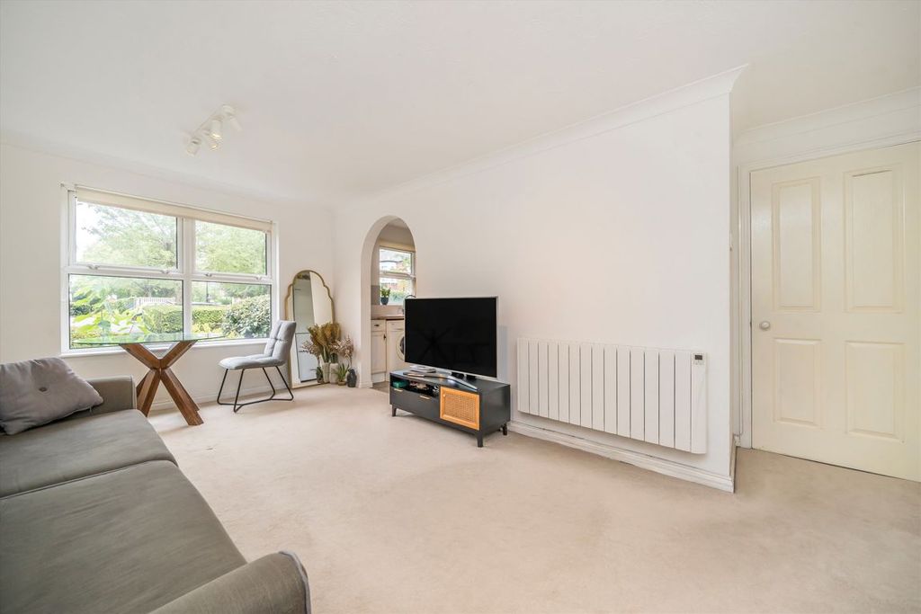 Property photo 1 of 5