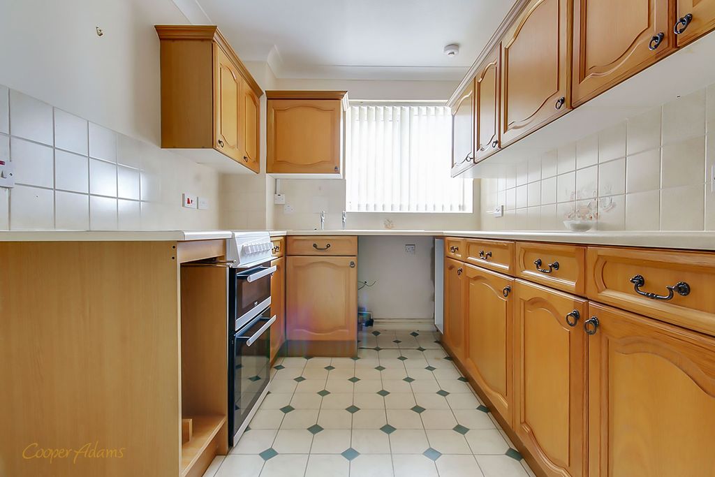 Property photo 2 of 12 Kitchen