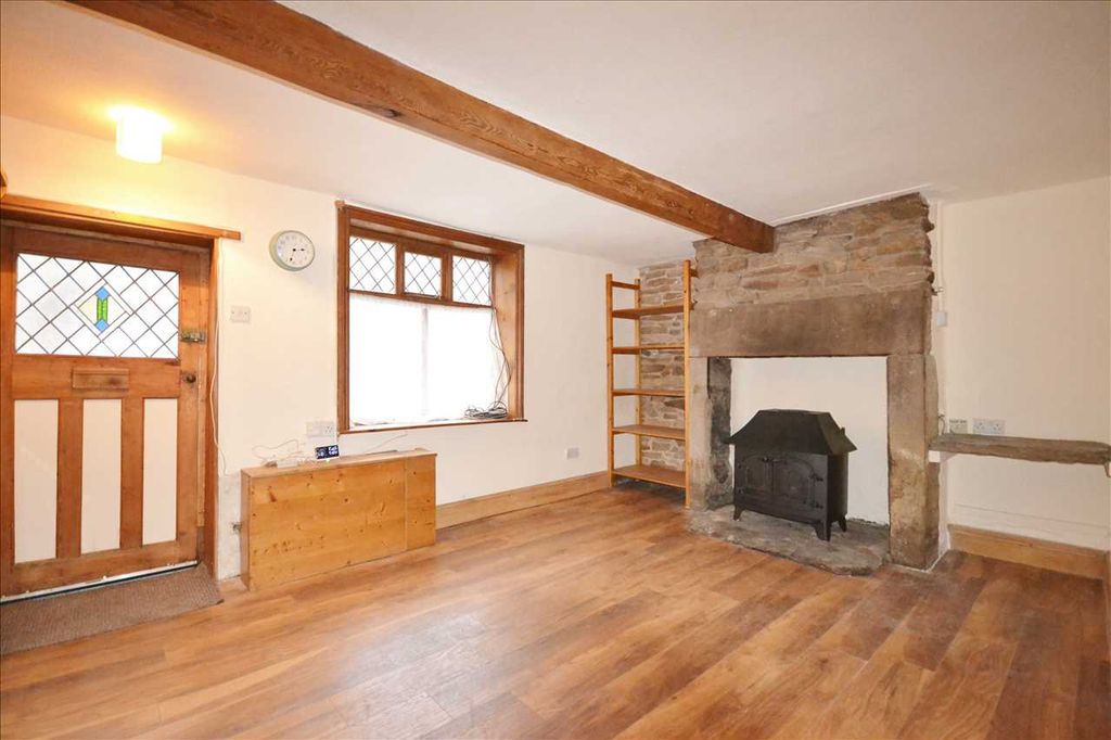 Property photo 2 of 8 Lounge