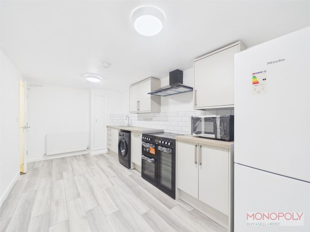 Property photo 3 of 25 Cam01943G0-Pr0612-Still002.Jpg