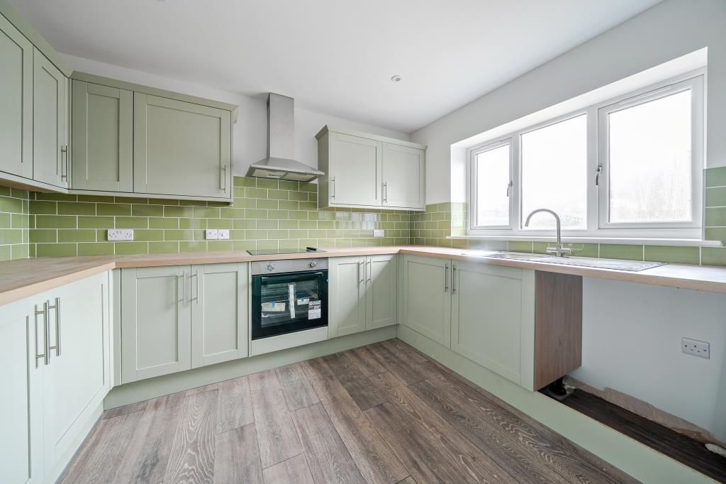 Property photo 2 of 17 Kitchen