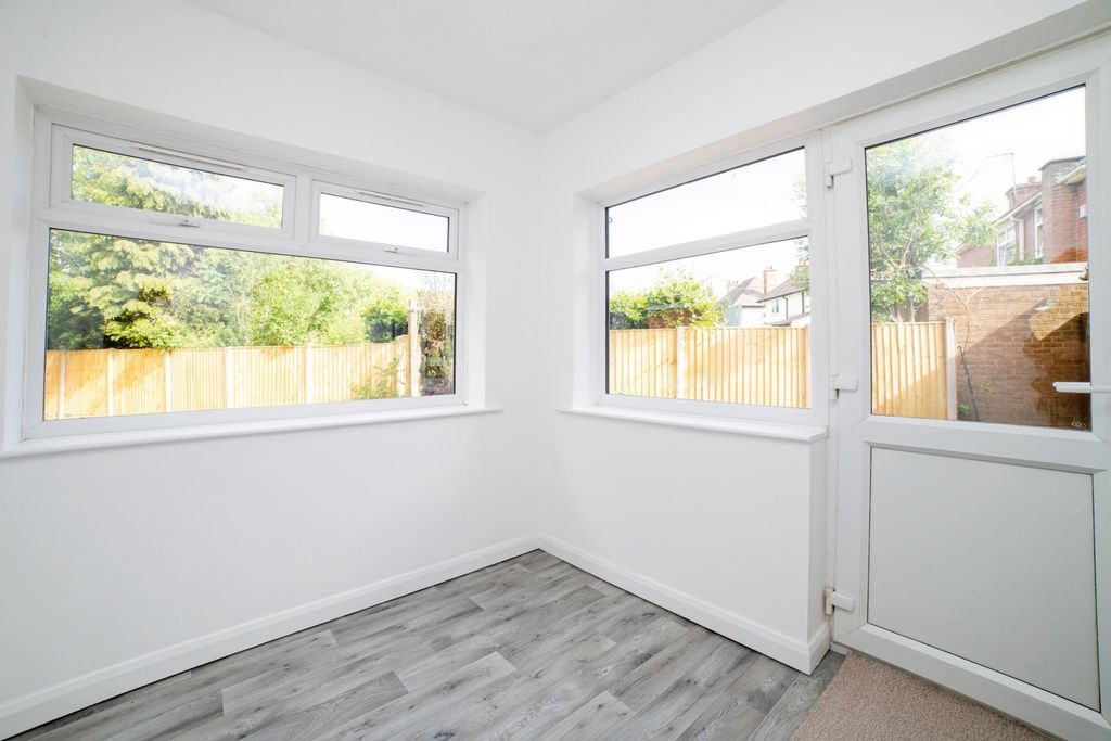 Property photo 3 of 17 Photo