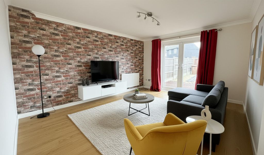 Property photo 2 of 7 Living Room