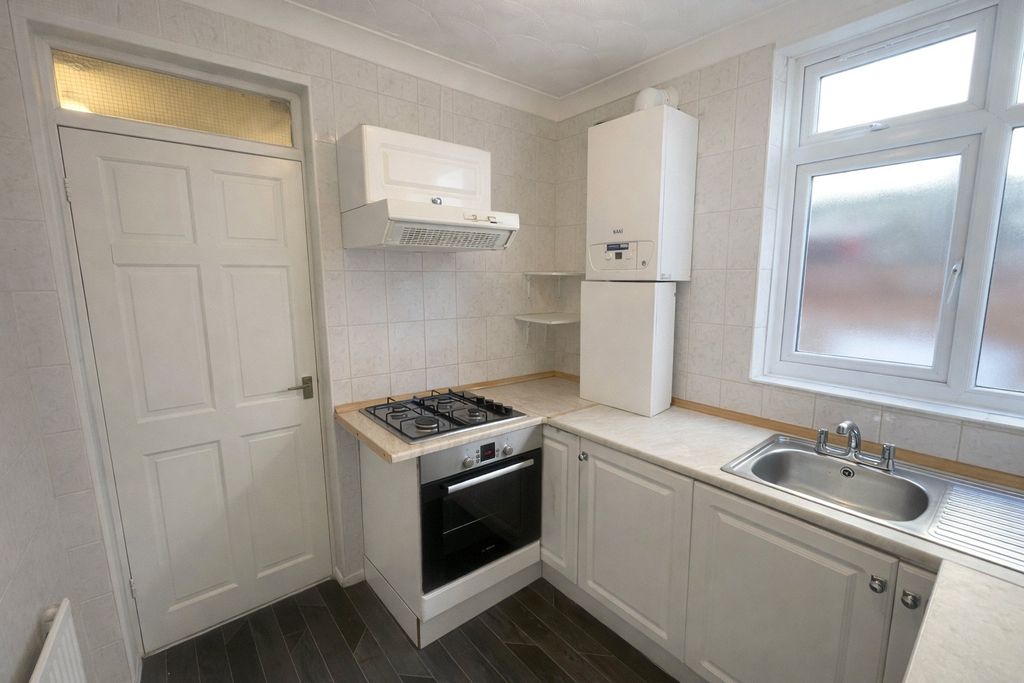 Property photo 3 of 4 Kitchen