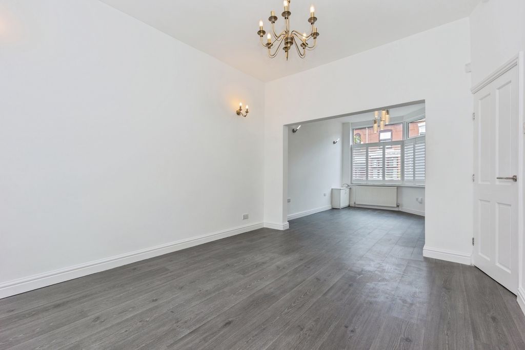 Property photo 3 of 25 Pbox-Img.Jpg