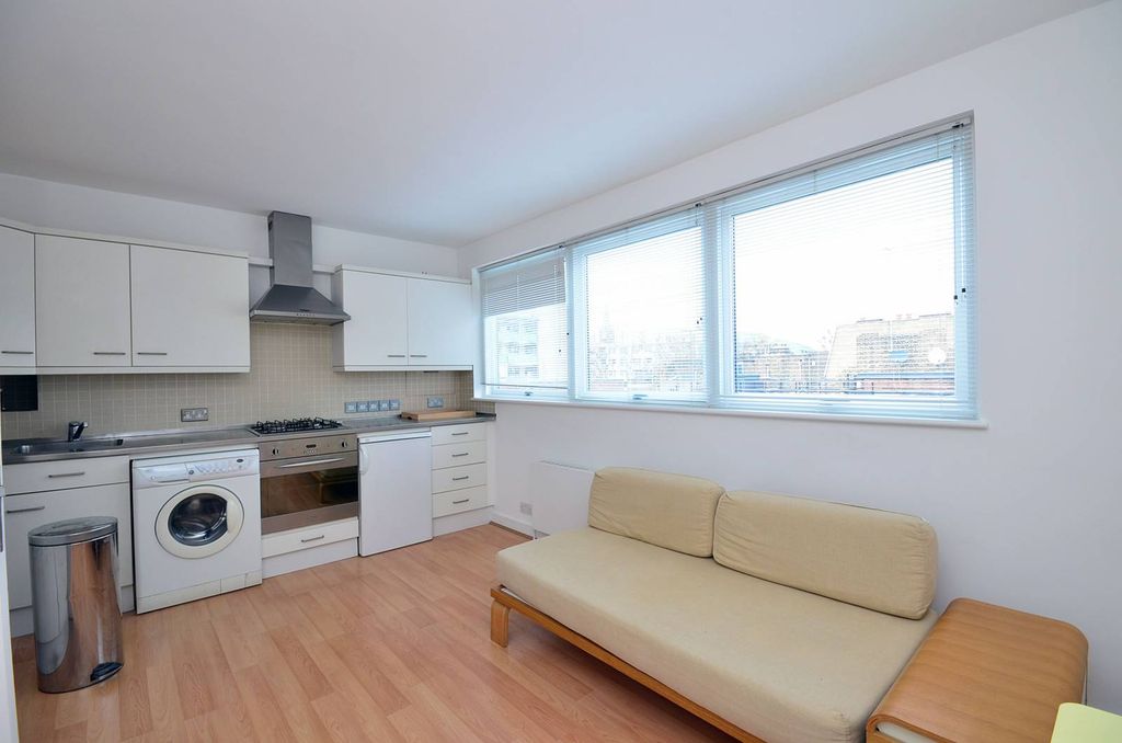 Property photo 2 of 7