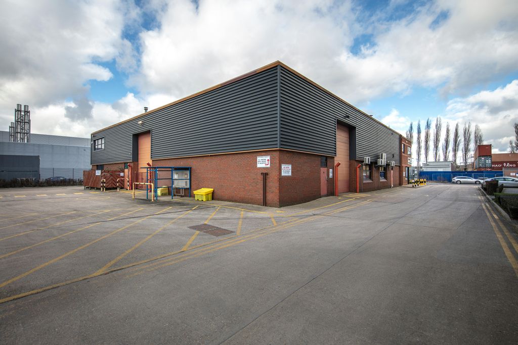 Property photo 2 of 3 2024 7067 Stirling Road Ste 228659.Jpg