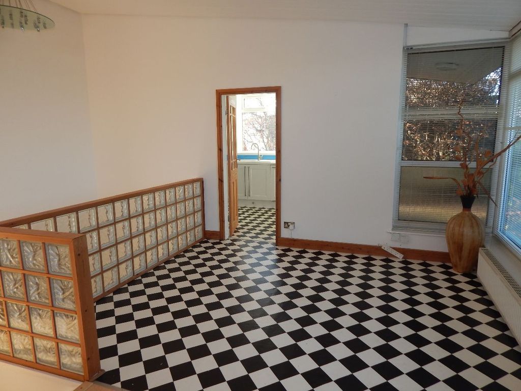 Property photo 3 of 32