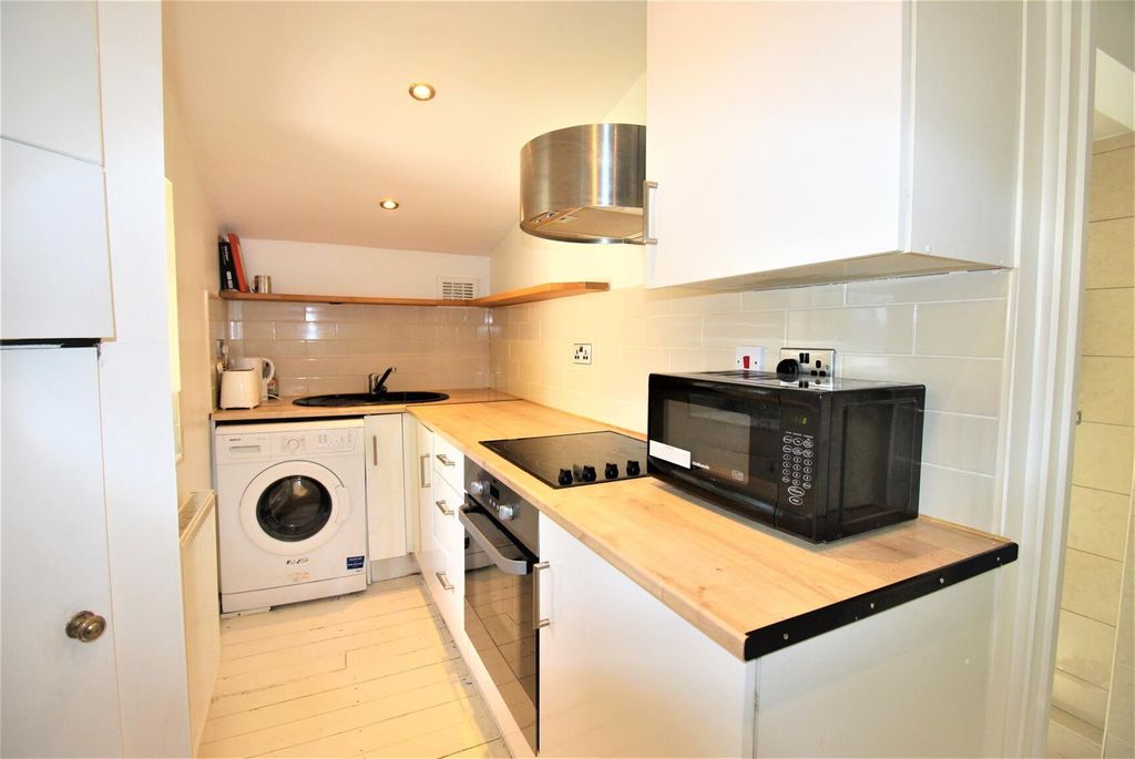 Property photo 2 of 12 6 - .Jpg