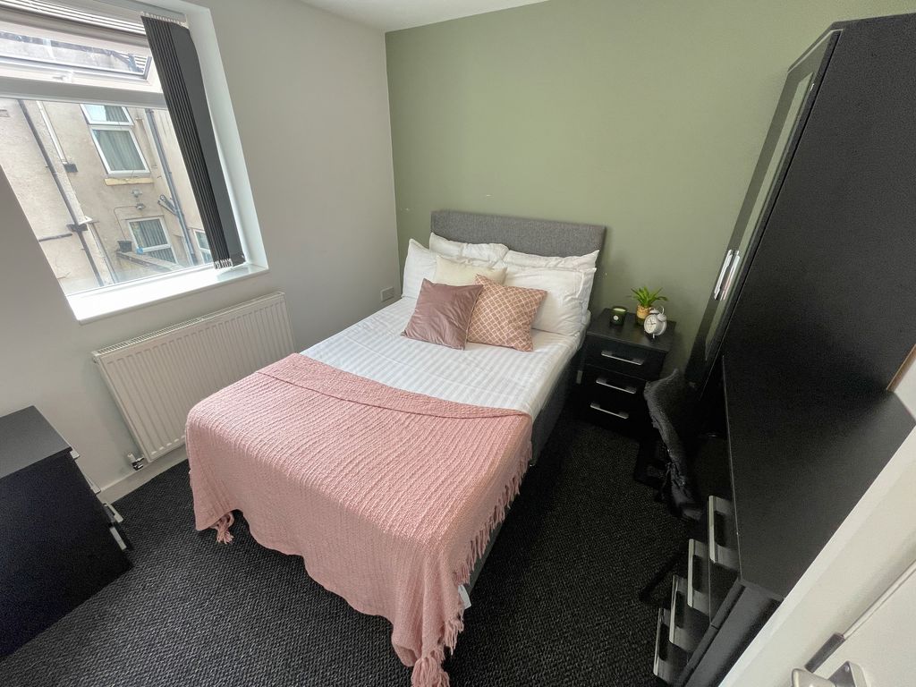 Property photo 2 of 9 67 Adelaide(1)