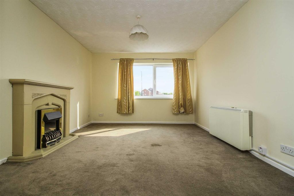 Property photo 3 of 8 3
