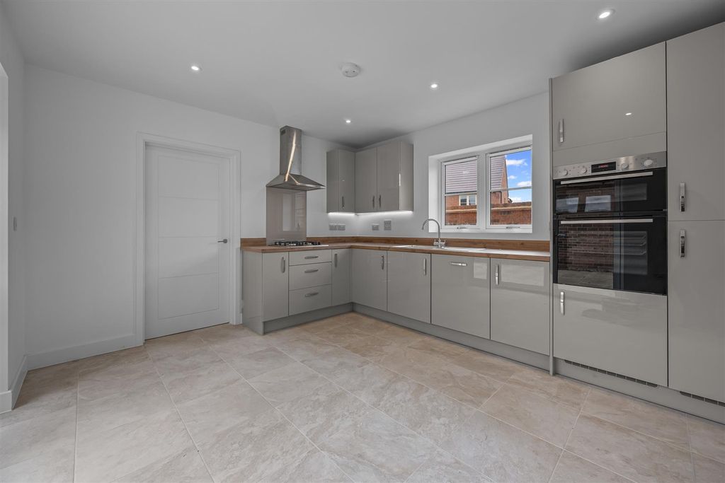 Property photo 2 of 28 Plot55-Beechwoodweb18.Jpg