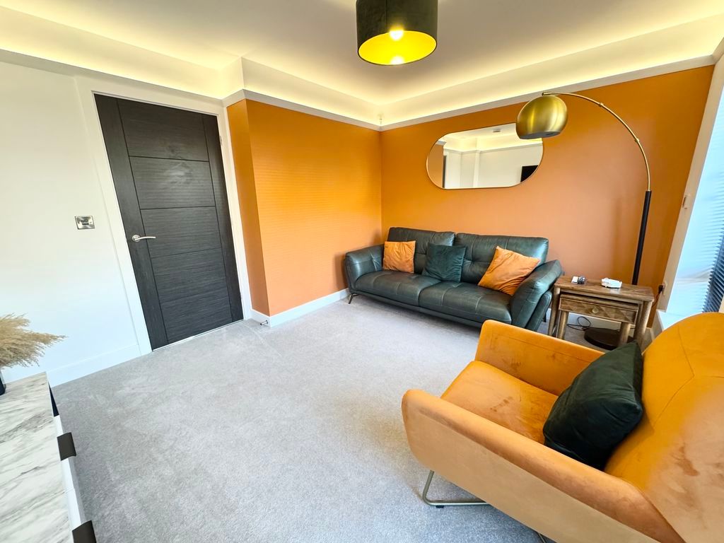 Property photo 3 of 12 Lounge Alt View