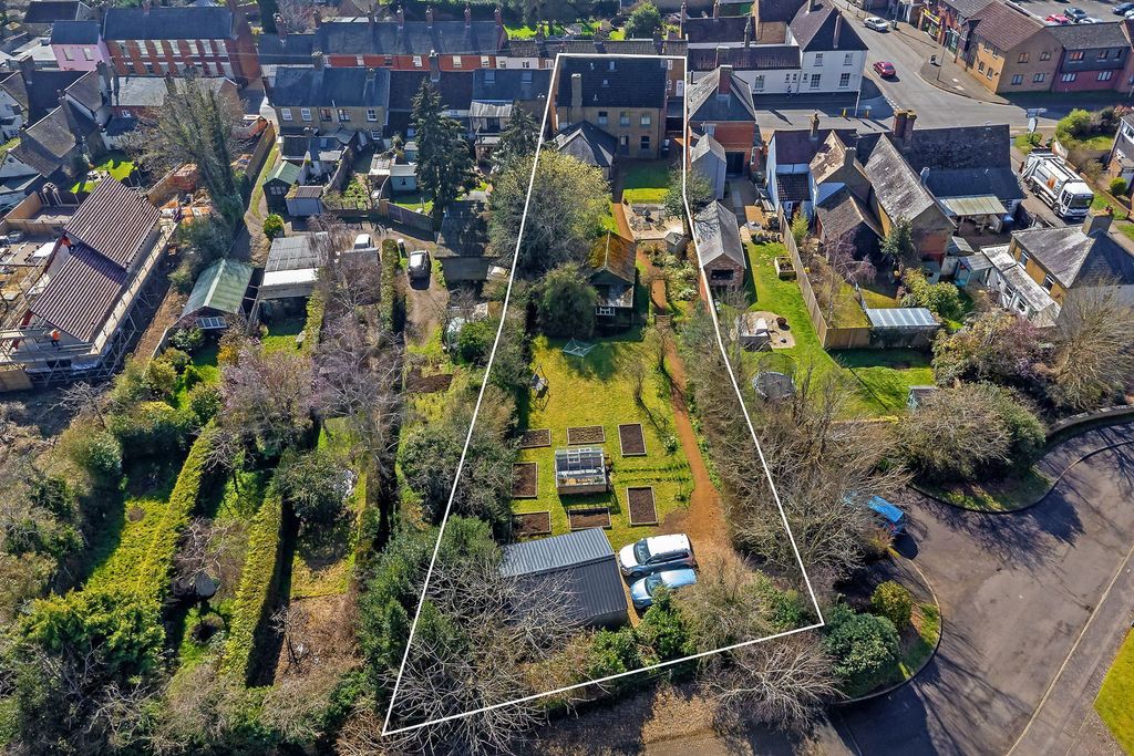 Property photo 3 of 40