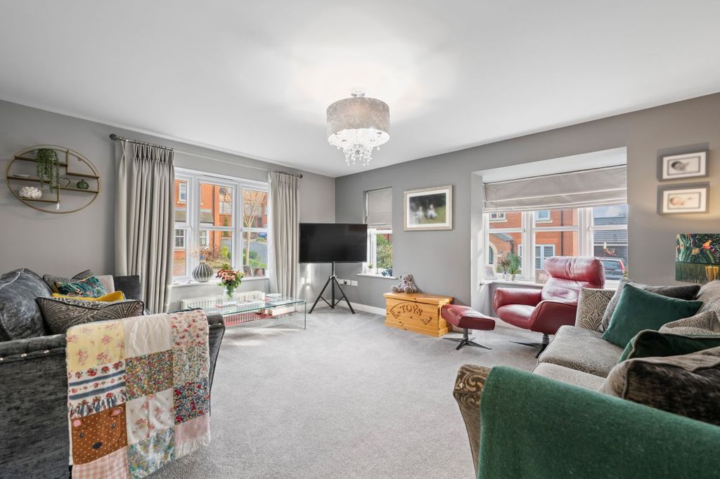 Property photo 2 of 34