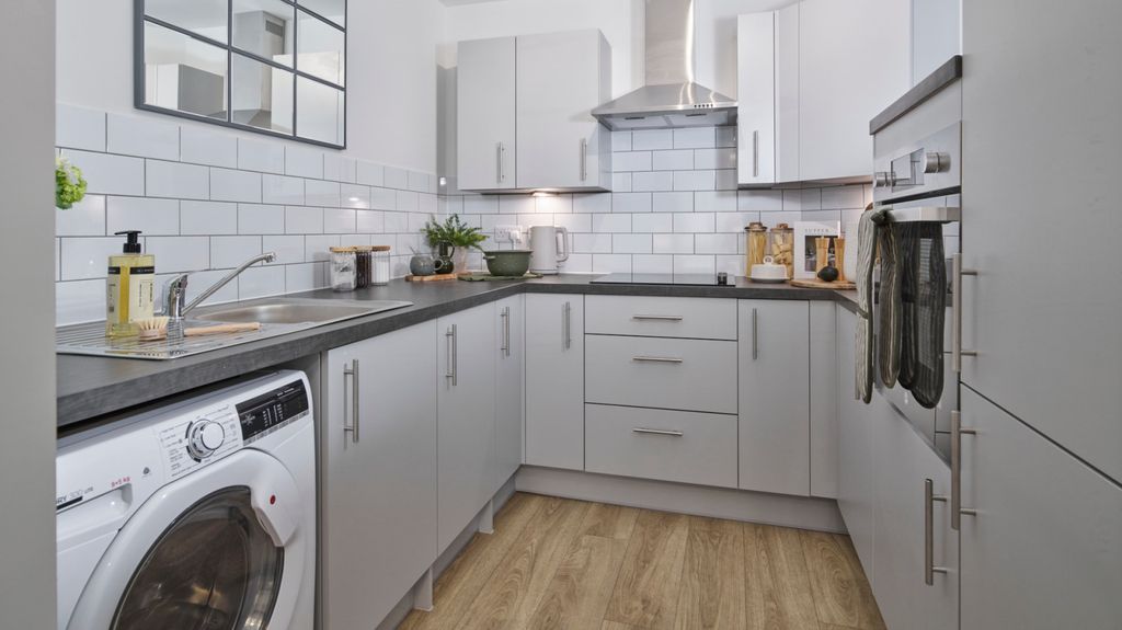 Property photo 2 of 29 Picture No. 25