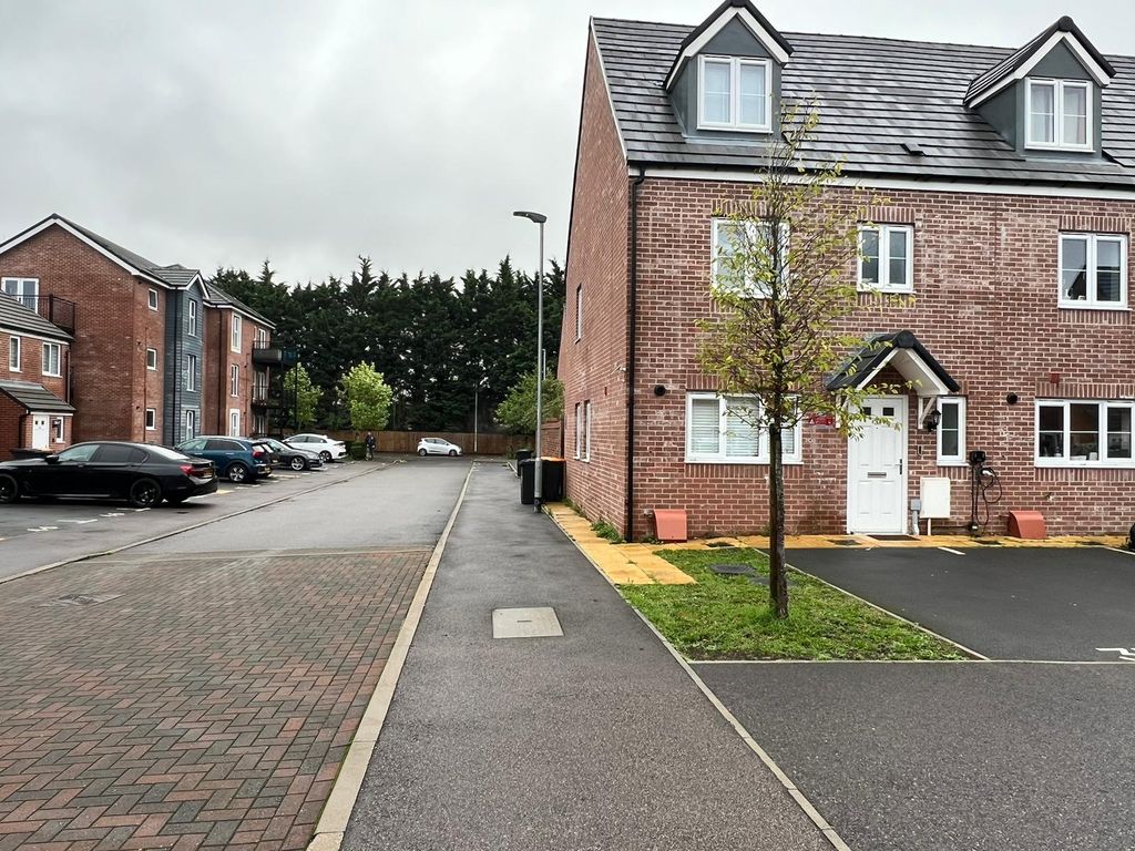 Property photo 3 of 13 Whatsapp Image 2024-10-02 At 1.02.00 Pm.Jpeg