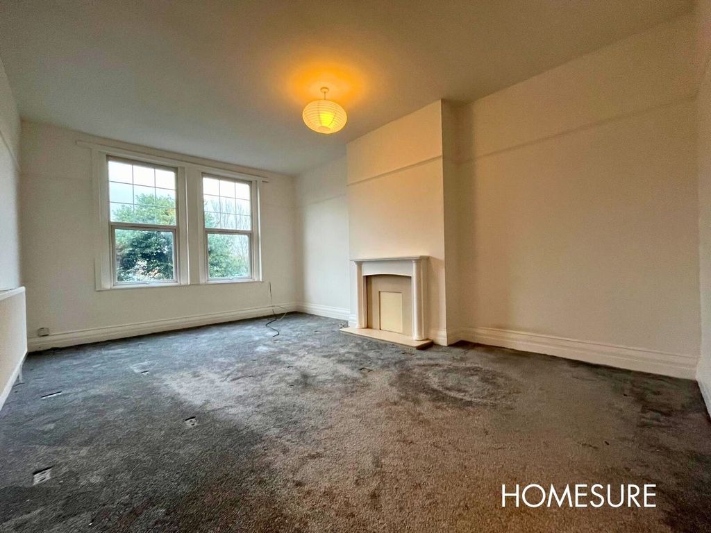 Property photo 1 of 5 Living Room