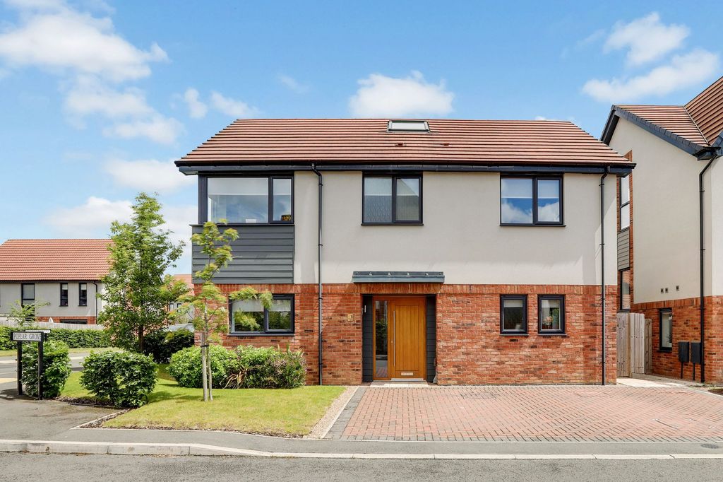 Property photo 1 of 32