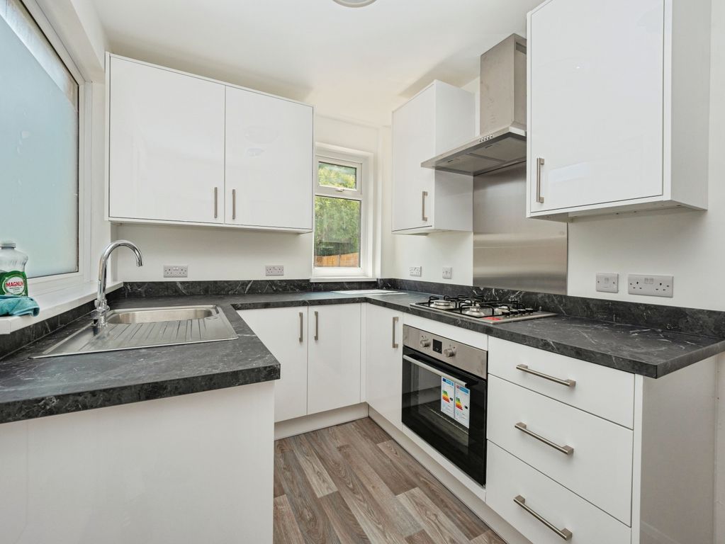 Property photo 3 of 27