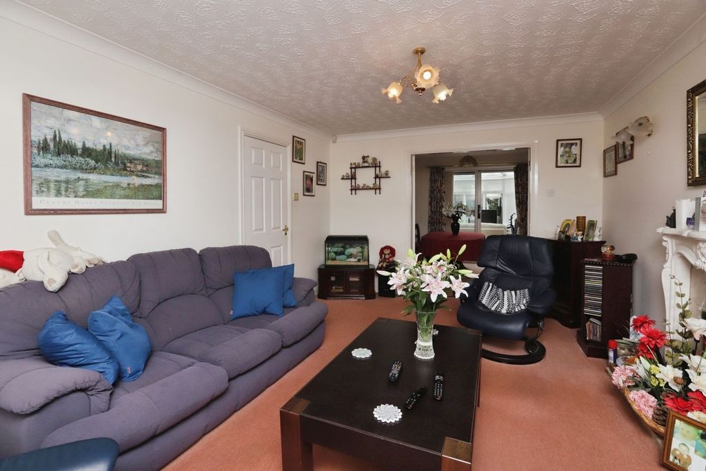 Property photo 3 of 19