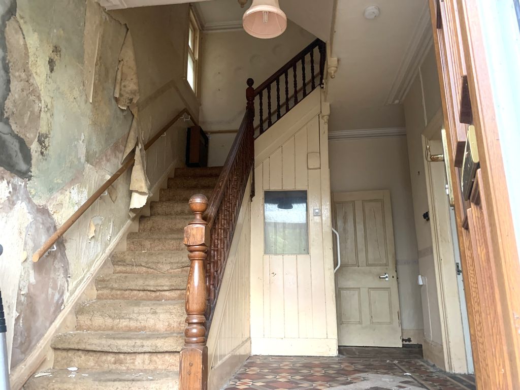 Property photo 2 of 36