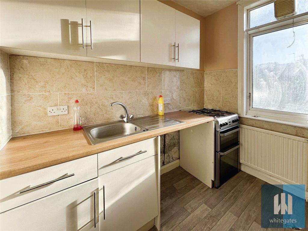 Property photo 2 of 10 Picture No. 13