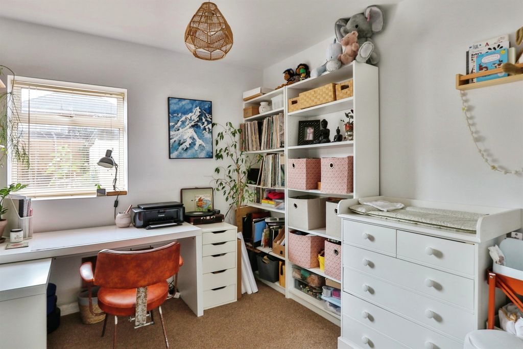 Property photo 3 of 17