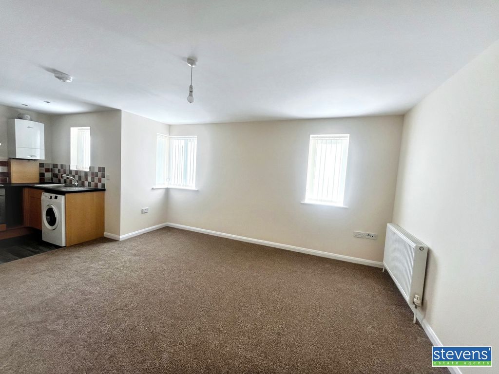 Property photo 3 of 7 Image00011 (13)