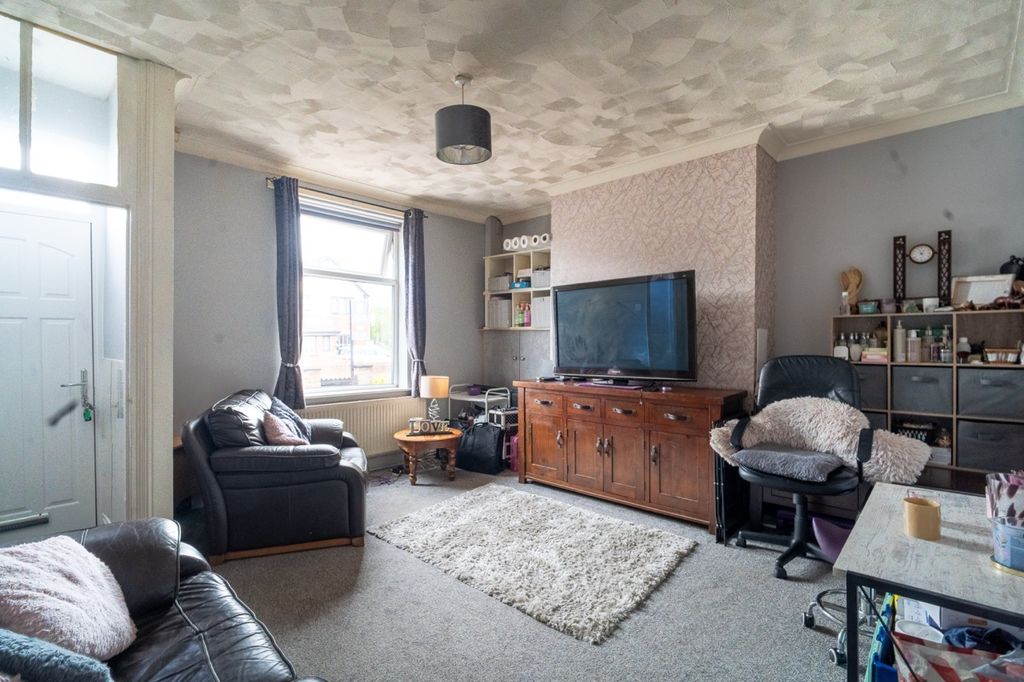 Property photo 2 of 19