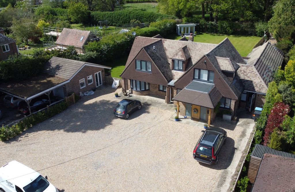 Property photo 2 of 35