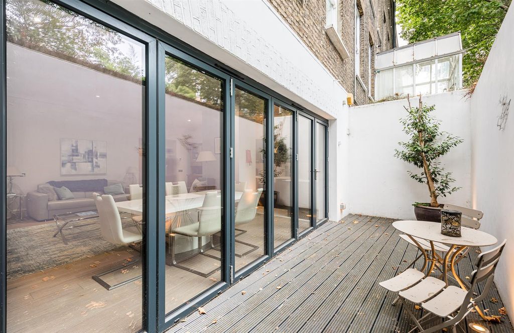 Property photo 1 of 16 Redcliffe Square 6_22-5-2. Low Res.Jpg