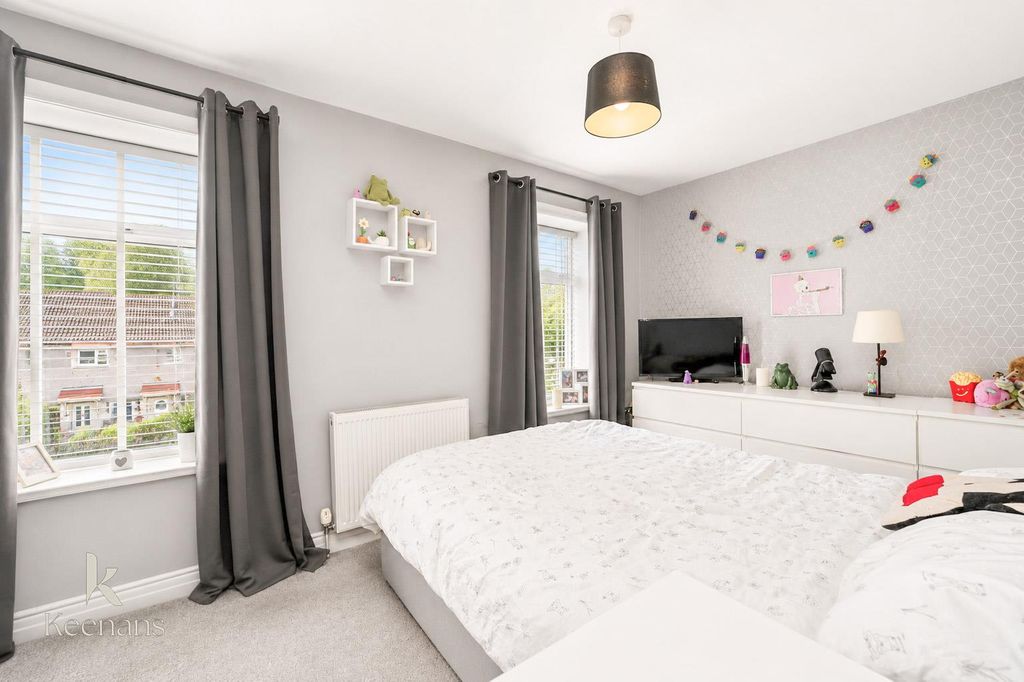 Property photo 3 of 17 911-5.Jpg