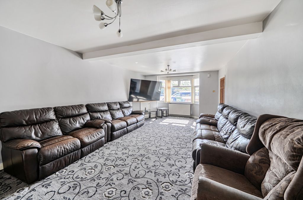 Property photo 2 of 14 Sitting Room
