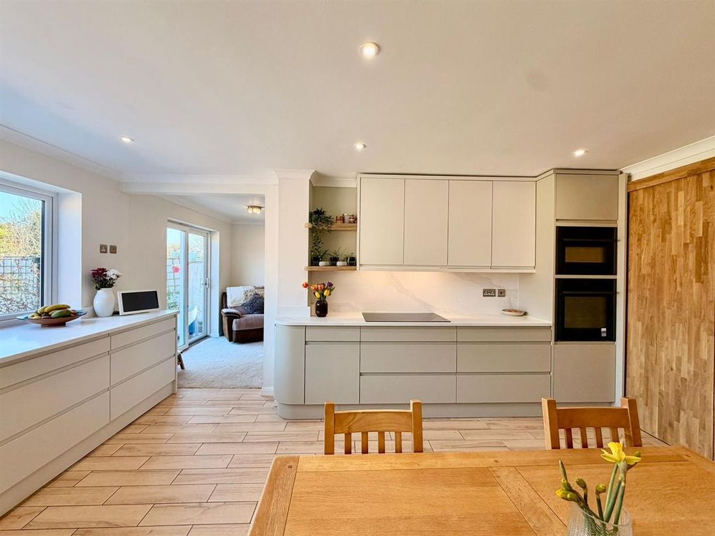 Property photo 3 of 34 3