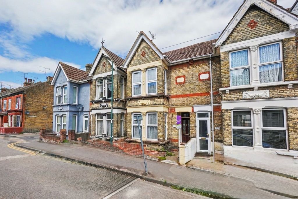 Property photo 1 of 18 5057190