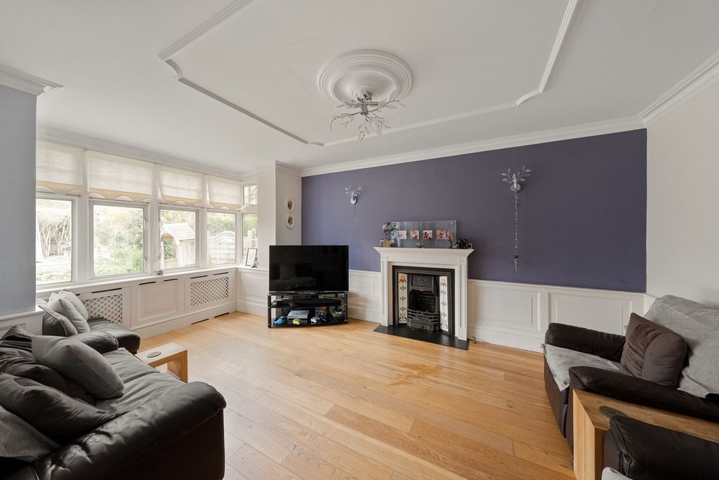 Property photo 2 of 23