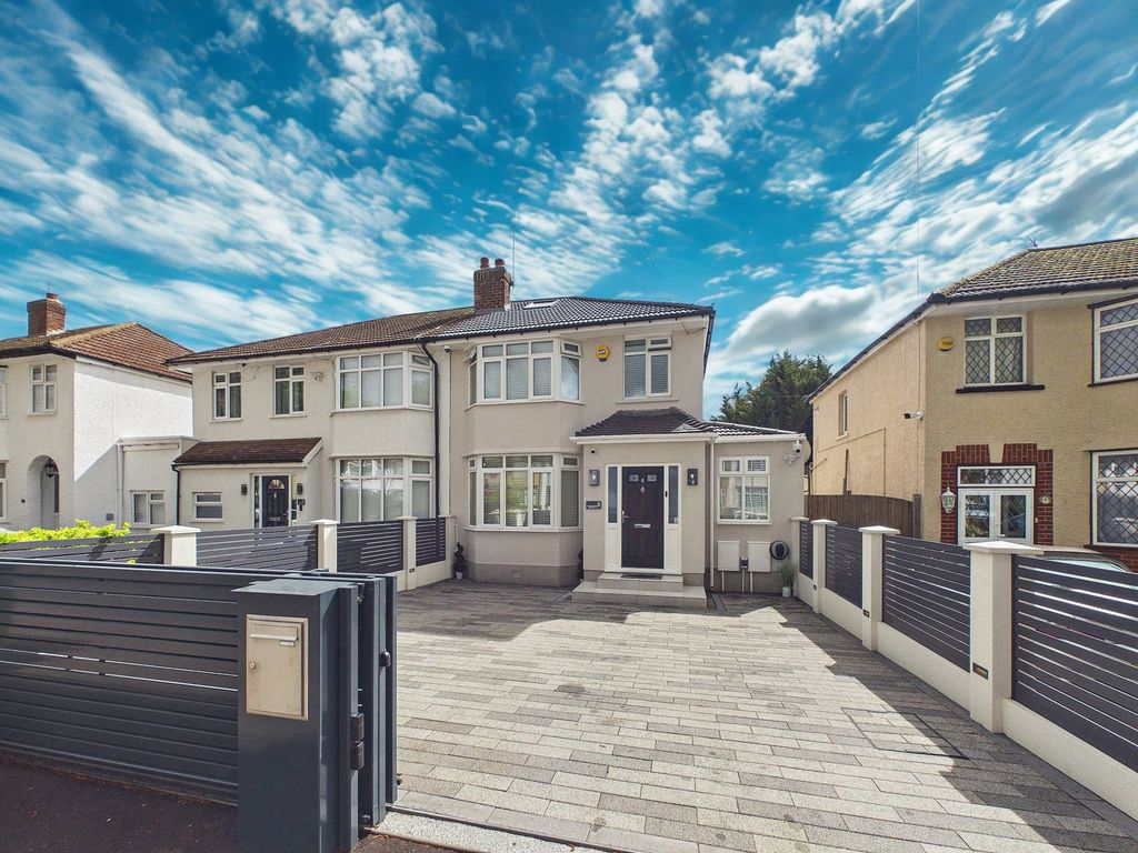 Property photo 1 of 32