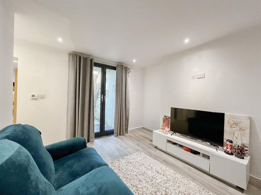 Property photo 3 of 13 Living Room